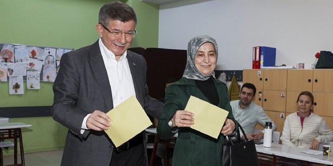 Ahmet Davutoğlu'nun sandığından Kılıçdaroğlu çıktı