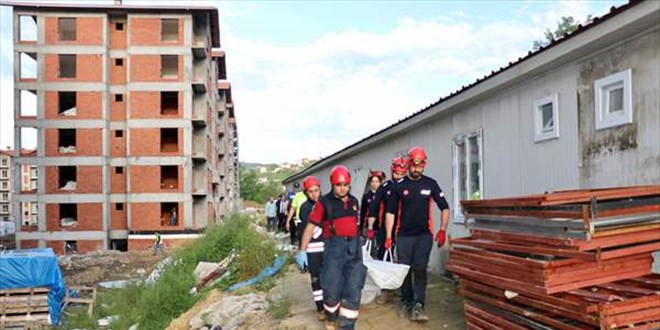 Trabzon'da inşaat alanında göçük altında kalan işçi öldü