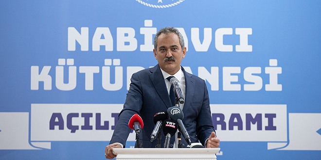 Bakan Özer'den öğretmenlere övgü: Deprem bölgesinde her türlü fedakarlığı gösterdiler
