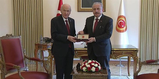 Şentop, TBMM Başkanlığı görevini Bahçeli'ye devretti