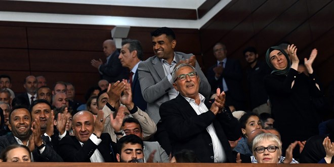 581 milletvekilinin ant içtiği tören 10,5 saat sürdü