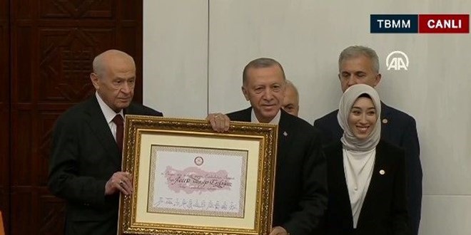 Cumhurbaşkanı Erdoğan, Meclis'te yemin etti