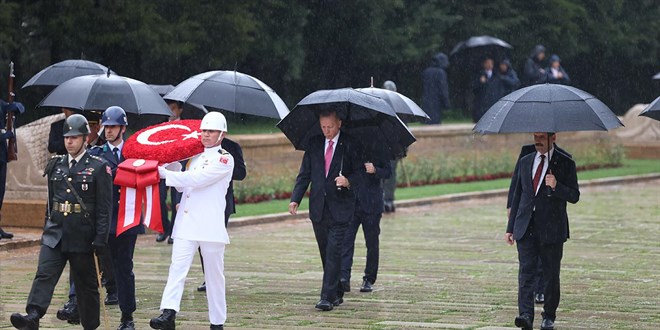 Cumhurbakan Erdoan Antkabir'i ziyaret etti