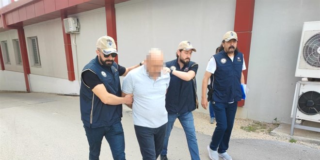 FETÖ'den 6 yıl 3 ay hapis cezasıyla aranan eski polis yakalandı