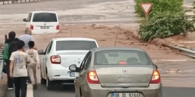 Eskişehir-Ankara kara yolunda trafik akışında aksama