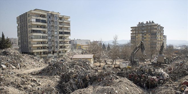 Depremde yklan Ebrar Sitesi'nin mteahhitlerinden biri tutukland