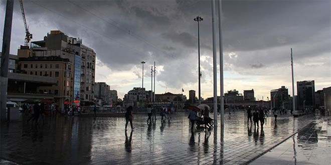 Ege, Batı Akdeniz ve Orta Karadeniz'de yarın gök gürültülü sağanak bekleniyor