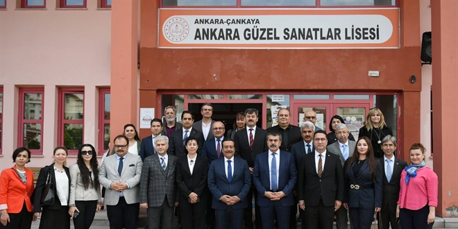 Bakan Tekin: Her ay öğretmenlerle buluşma günü yapalım istiyorum