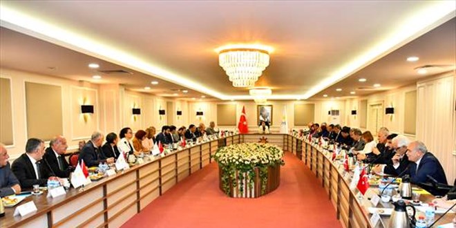 İYİ Parti Genel Başkanı Akşener, GİK üyeleriyle bir araya geldi