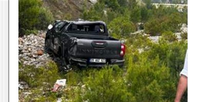 Ekonomi eski Bakanı Zeybekci, trafik kazasında yaralandı