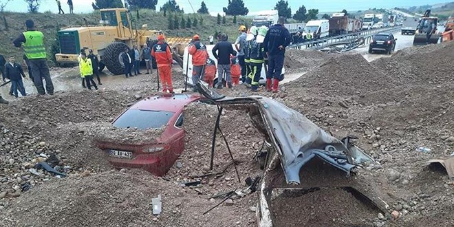 Birçok kenti sel vurdu: 1 ölü, 1 yaralı