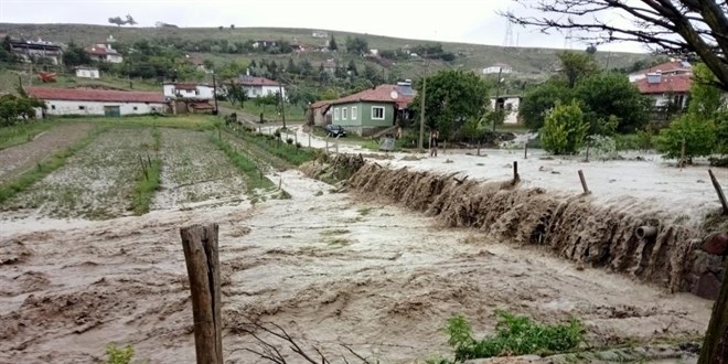 Ankara'da sel hayat durma noktasna getirdi