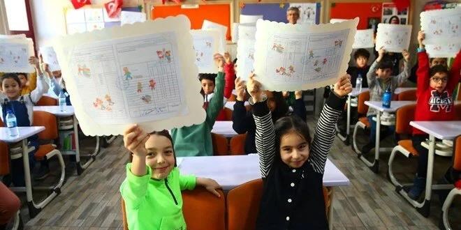 19 milyon öğrenci bugün karne alacak