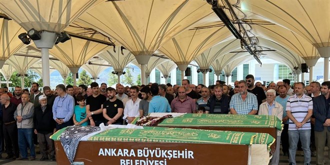 Böcek ilacından zehirlenerek hayatını kaybeden anne ve kızı toprağa verildi