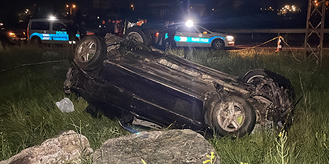 Sosyal medyadan canlı yayın yaparken kaza yaptılar: 1 ölü, 1 yaralı