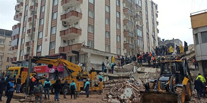 51 kişinin hayatını kaybettiği apartmanın kolonları eksik yapılmış