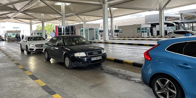 Gurbetçiler Türkiye'ye özlemle giriyor