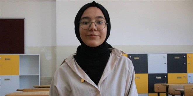 Sığındığı anaokulunda LGS'ye hazırlanan depremzede kız tam puan aldı