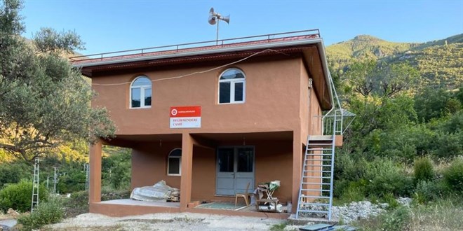 30 yıldır imam bekliyorlar