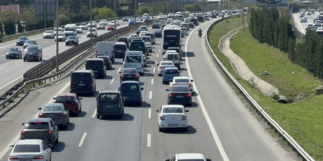 Bayram öncesi trafik yoğunluğu beraberinde rekor getirdi