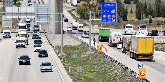 'Kilit kavak' Krkkale'de bayram ncesi trafik younluu sryor