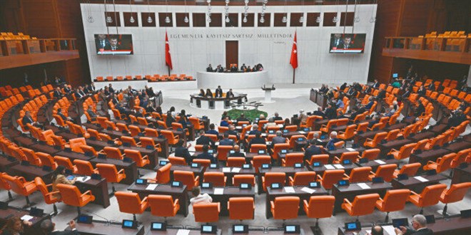 Anayasa değişikliği için zemin müsait, 1 Ekim'de kollar sıvanıyor