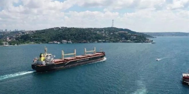 İstanbul Boğazı'nda gemi trafiği çift yönlü durduruldu