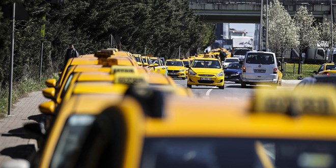 Taksiciler en çok 'yol ve yolcu' seçtikleri için şikayet ediliyor