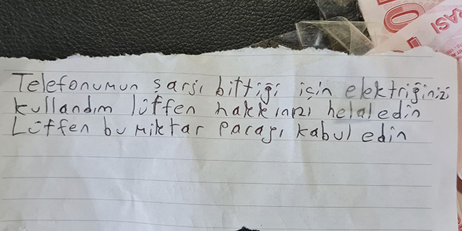 Telefonunu hastanede şarj etti, elektrik parasını bırakıp helallik istedi