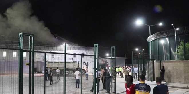 Çankırı'da geri gönderme merkezinde çıkan yangın söndürüldü