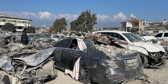 Hatay'da enkazdan çıkarılan 780 araç 30 gün içerisinde tesilm alınması gerekiyor
