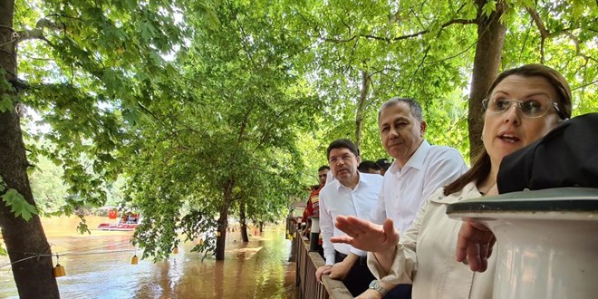 İçişleri Bakanı Yerlikaya'dan Doğu Karadeniz'e sel uyarısı