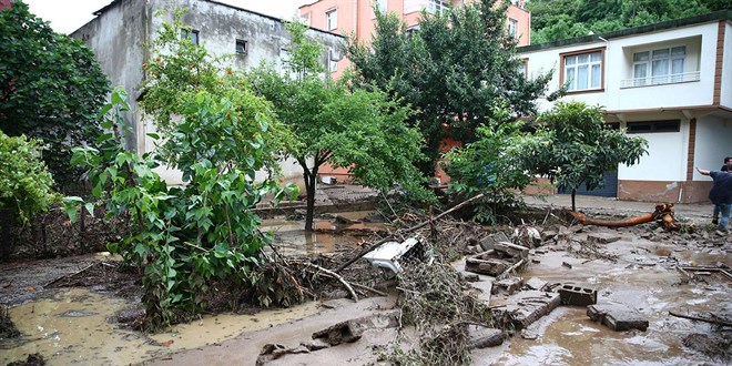 Karadeniz'de sel felaketi: 1 kişi hayatını kaybetti, 2 kişi kayıp