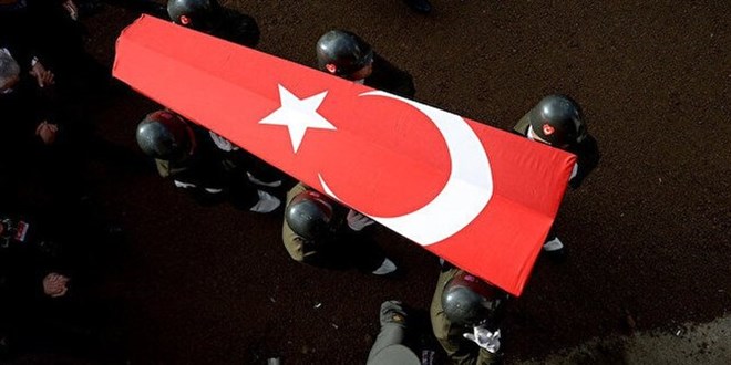 Pençe Kilit bölgesinde silah kazası sonucu bir asker şehit oldu