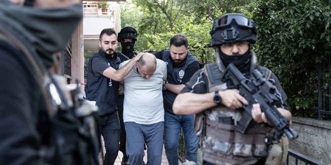 FETÖ tutuklu yakınları ile KHK'lıların nakit yardımı ile alışveriş kartı dağıtımı deşifre edildi