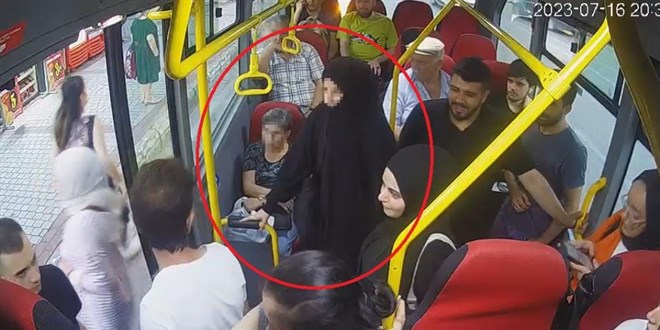 Tesettürlü kıza 'Çarşafın bana değiyor, tiksiniyorum sizden' diyen kadına tepki