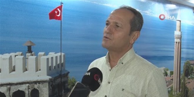 Sıfır otomobile el altından para alarak oda başkanını bile dolandırmaya calıştılar