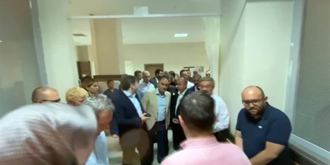 Bakan Yardımcısı Bağcı, Afyonkarahisar'da yaralanan tarım işçilerini ziyaret etti