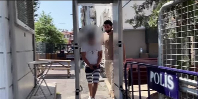 Beyoğlu'nda kadın müşterisini darbeden taksici adliyeye sevk edildi