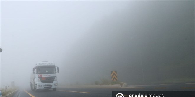 Bolu Dağı'nda sis etkili oluyor