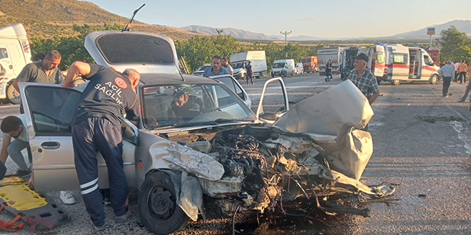 Malatya'da iki otomobil çarpıştı, 9 yaşındaki çocuk öldü