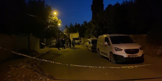 Sokak ortasında amcasını öldürdü, kayıplara karıştı