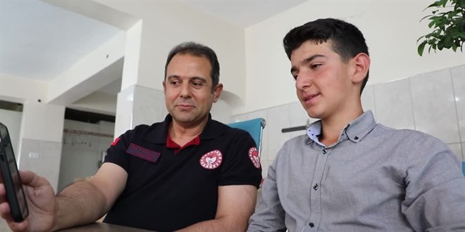 Bakan Yumaklı'dan çobanlık yaparken hazırlandığı LGS sınavında 2'nci olan Muhammet'e tebrik