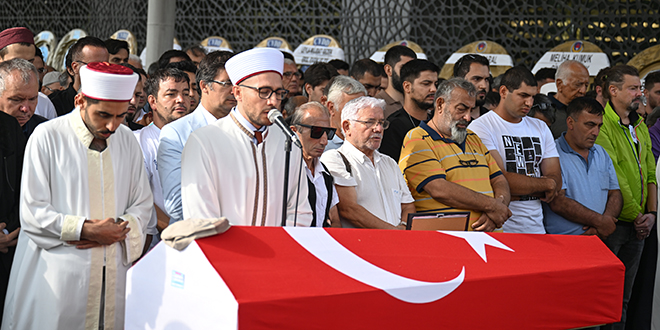 Sanatçı Yılmaz Gruda son yolculuğuna uğurlandı
