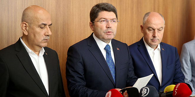 Adalet Bakanı Tunç: Deprem soruşturmalarında 351 kişi tutuklu
