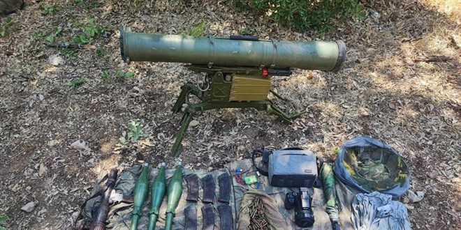 Pençe-Kilit Operasyonu bölgesinde teröristlere ait çok sayıda silah ve mühimmat ele geçirildi