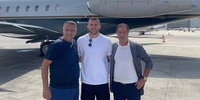 Ante Rebic Beşiktaş için geldi