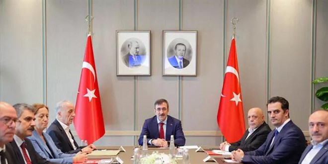 Cumhurbaşkanı Yardımcısı Yılmaz işçi sendikalarının temsilcileriyle görüştü