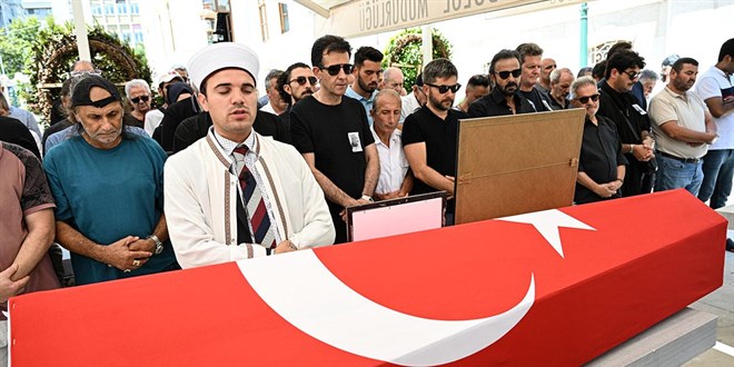 Usta senarist Safa Önal toprağa verildi