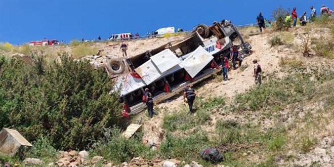 Şarampole devrilen otobüste yaralanan yolcu: Şoför uyuyakaldı